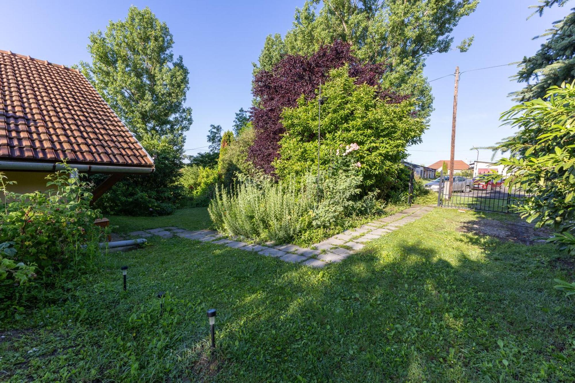 Kismokus Apartman Eger Exterior foto